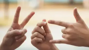 Młodzieżowe Gesty Palcami młodzieżowe gesty palcami