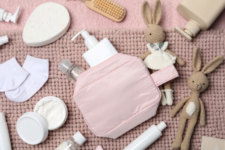 akcesoria pielęgnacyjne do wrażliwej skóry głowy dziecka